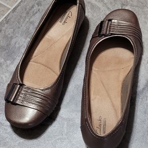 Clarks leather flats